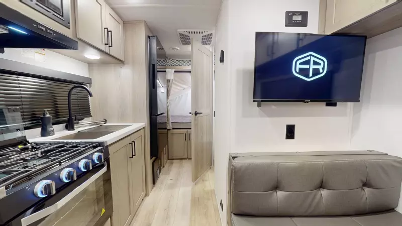 17E Floorplan Main Room